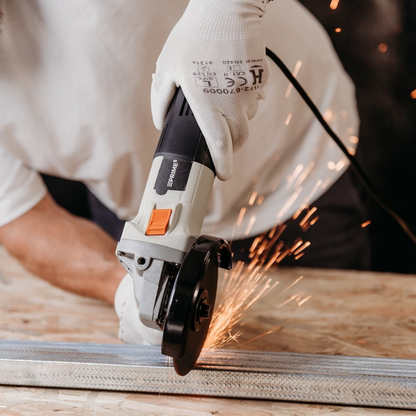 Zdjęcia aranżowane elektronarzędzi